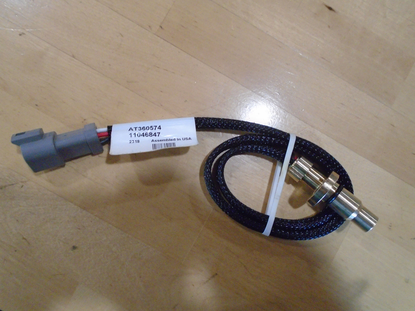 AT360574 John Deere 450J 450K 550J 650J 605C 605K 700J 850J Wheel Speed Sensor