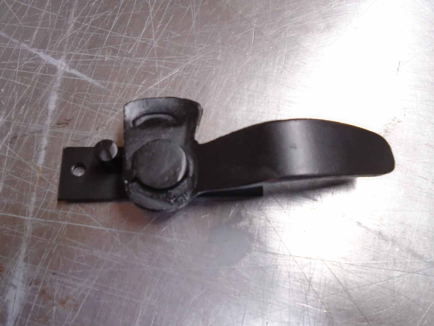 CJ2A Inner Windshield Center Latch CWA016