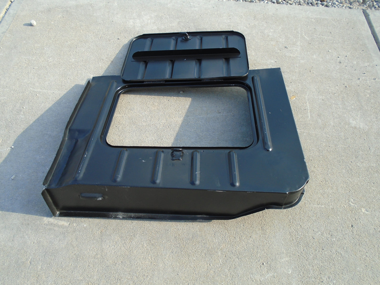 CJ5 Toolbox with lid Tool Box CRP074