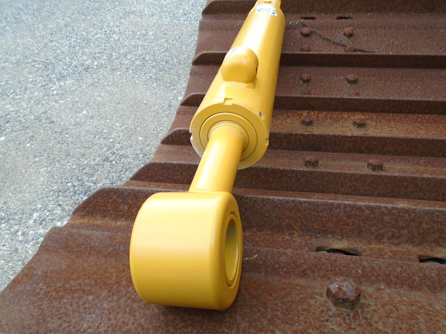 AH150349 450H Lift Cylinder