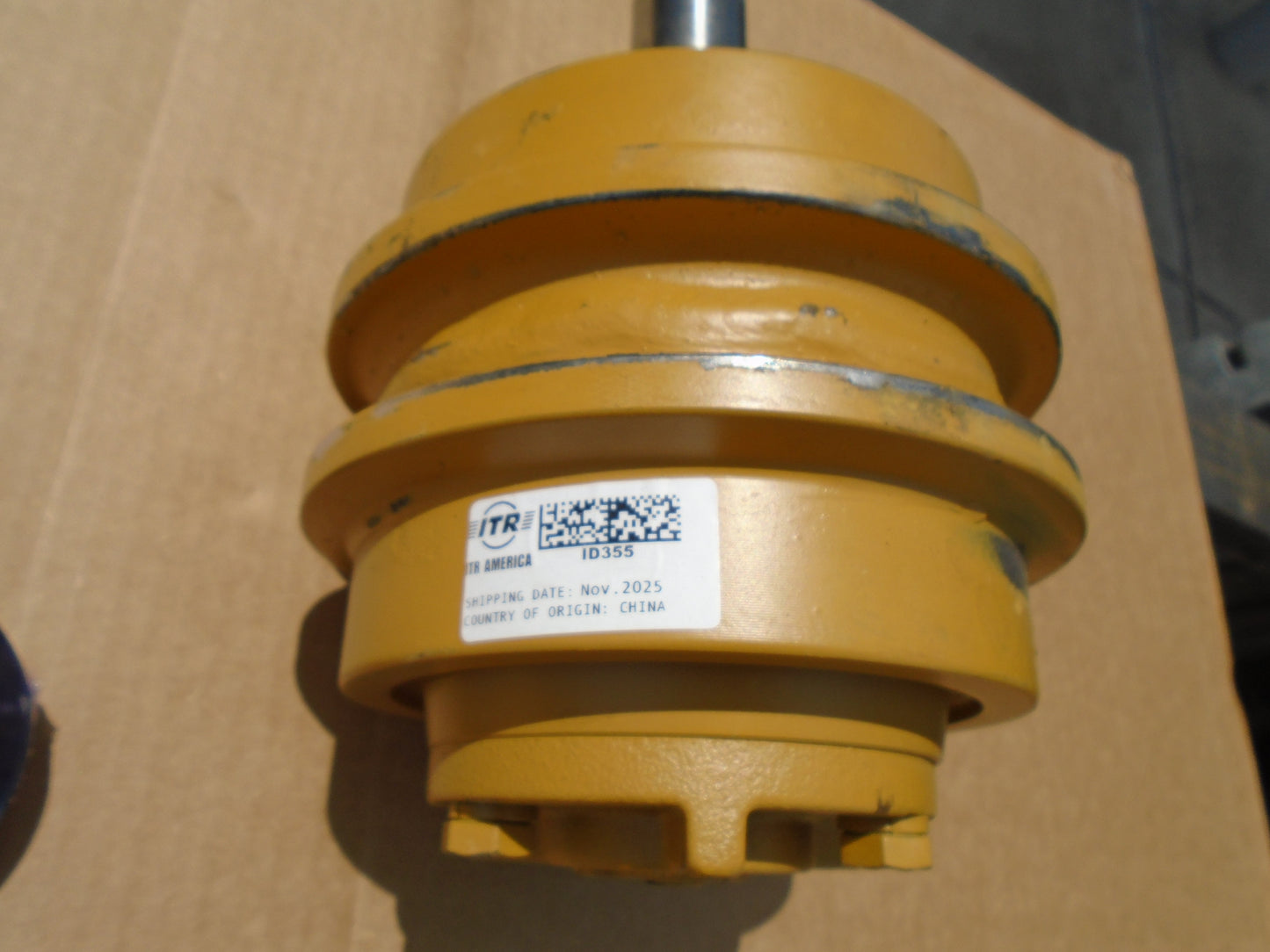 ID355 450 455 550 555 Press Fit Top Carrier Roller AT167254