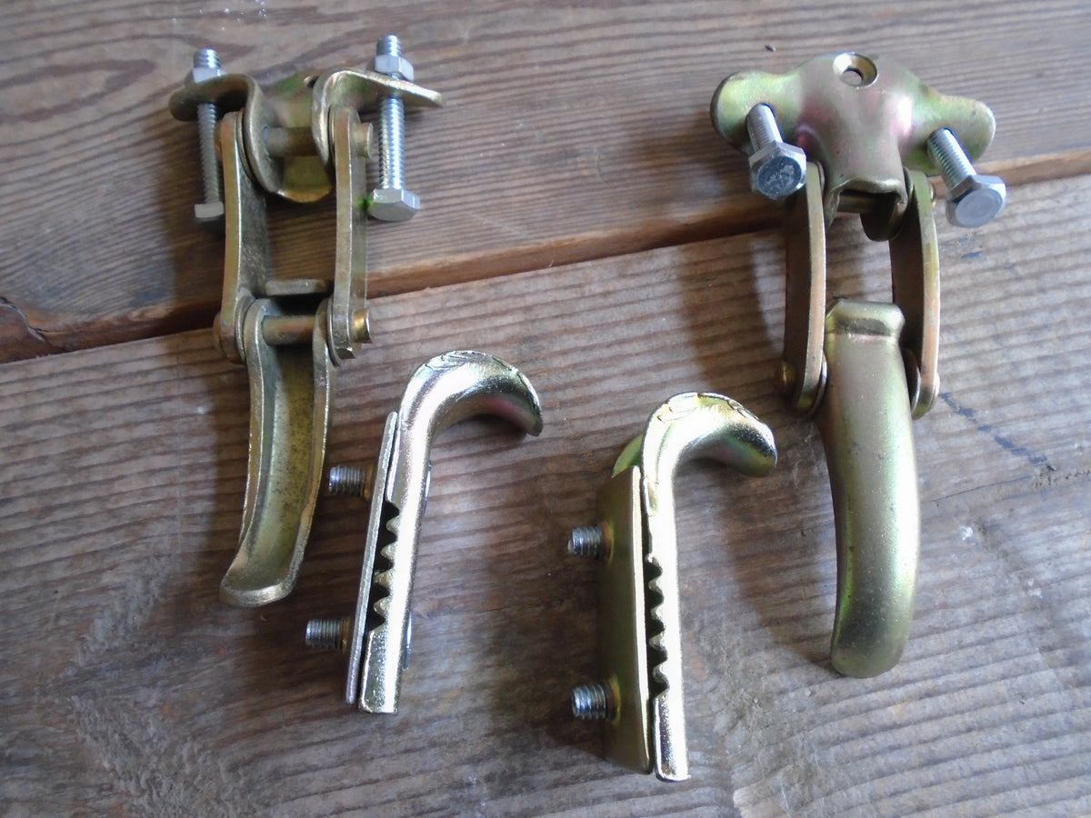 MB GPW CJ2A CJ3A CJ3B M38 Interior Windshield Clamp Assembly