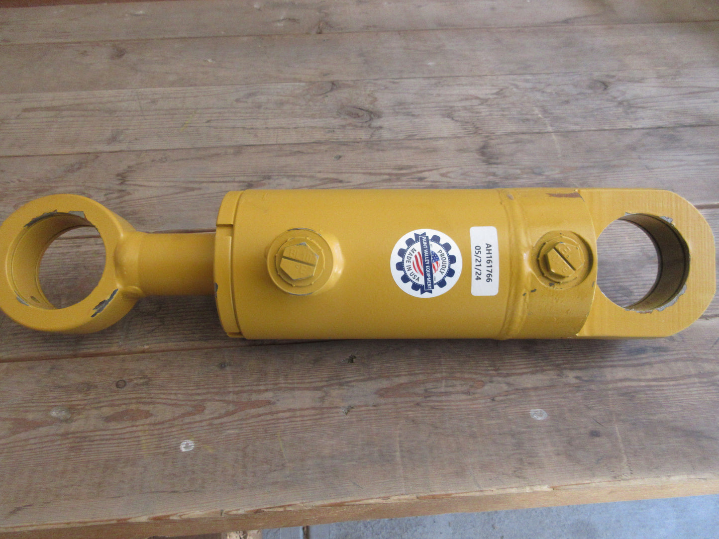Hydraulic Tilt Cylinder without Bushings fits John Deere 450G 550G 650G AH161766