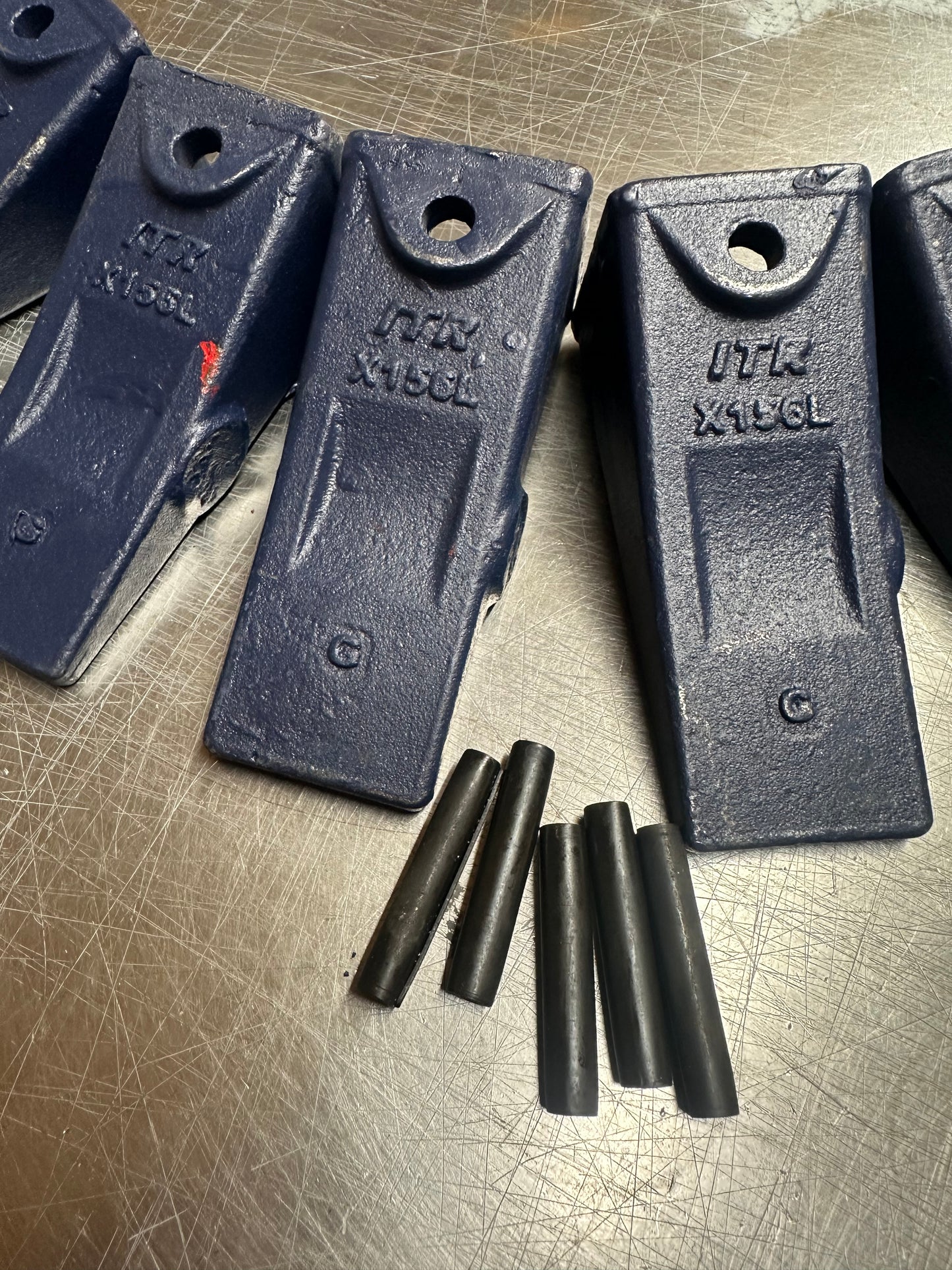 Dirt Teeth Bucket Teeth/Tooth X156 X156S with P156 Roll Pins QTY5