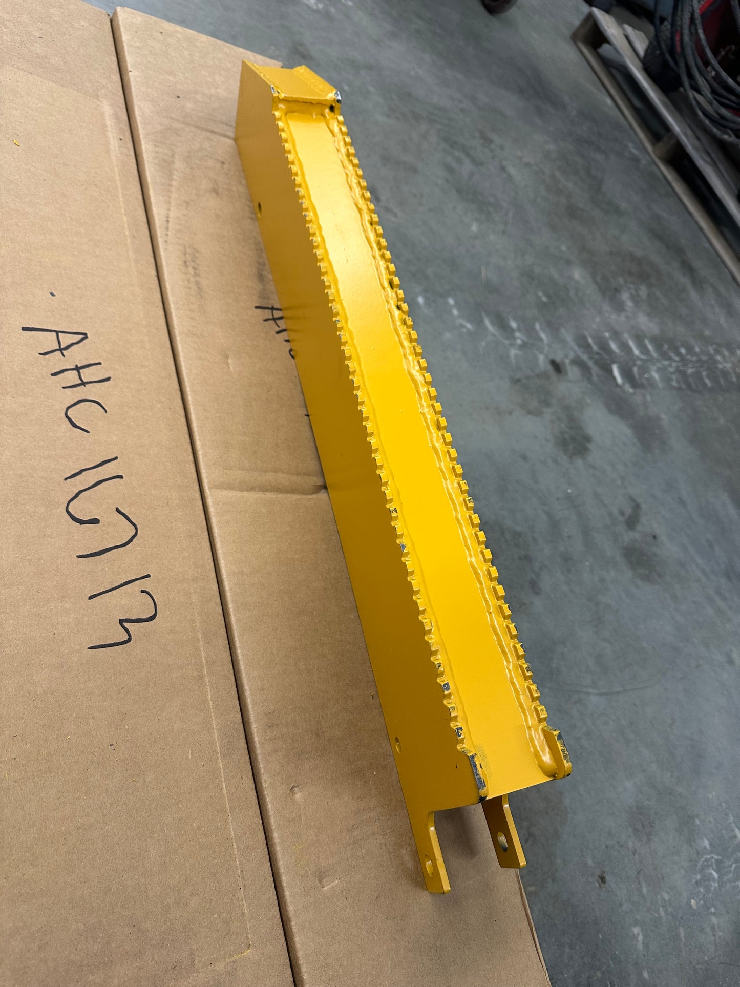 AT223656 700H 700J Left Hand Step Cylinder Hose Guard