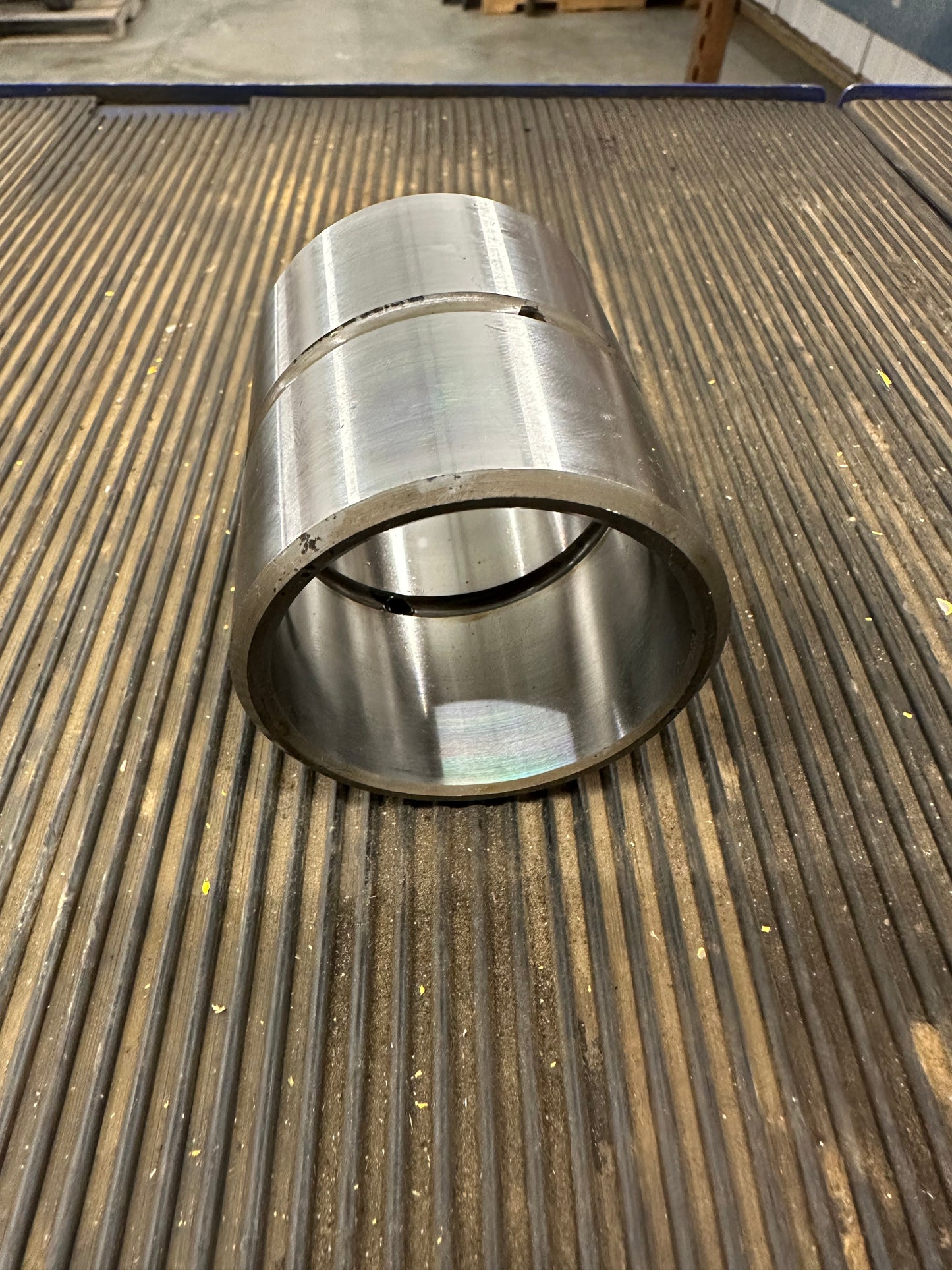 R81971 Lift Cylinder Rod End Bushing 700H 700J 700K 700L