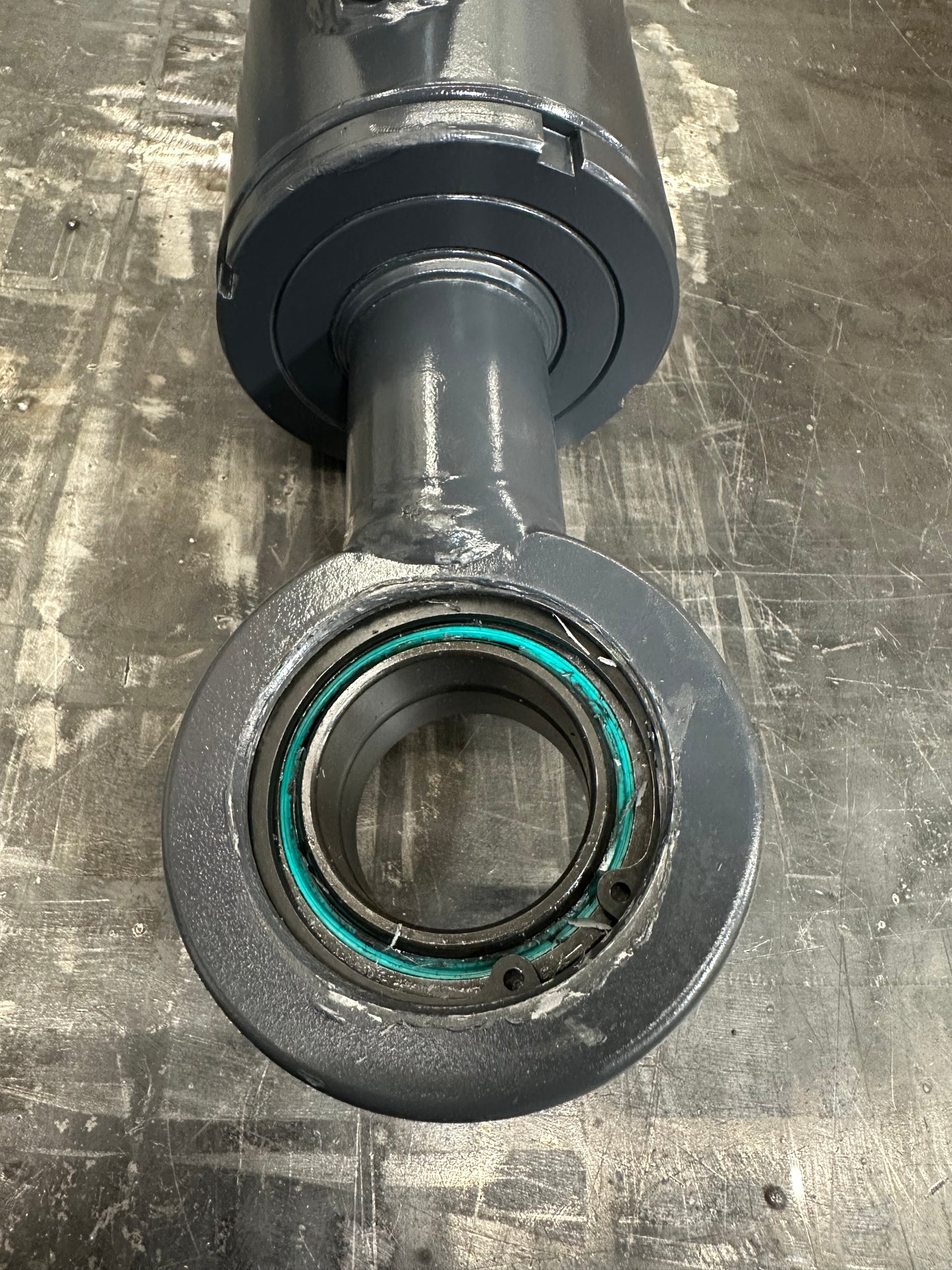 AHC15751 700H 700J 700K Tilt Cylinder with bushings AH169780 AHC10694 AHC15748 AHC15751