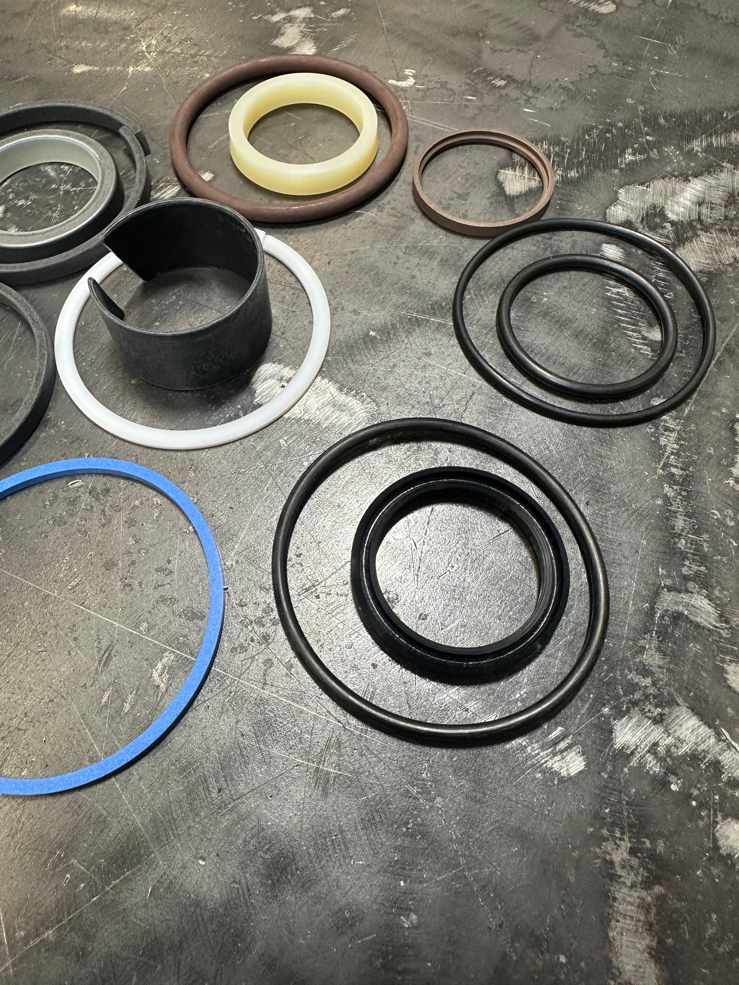 1124732C94 TD7 TD8H Cylinder Seal Kit