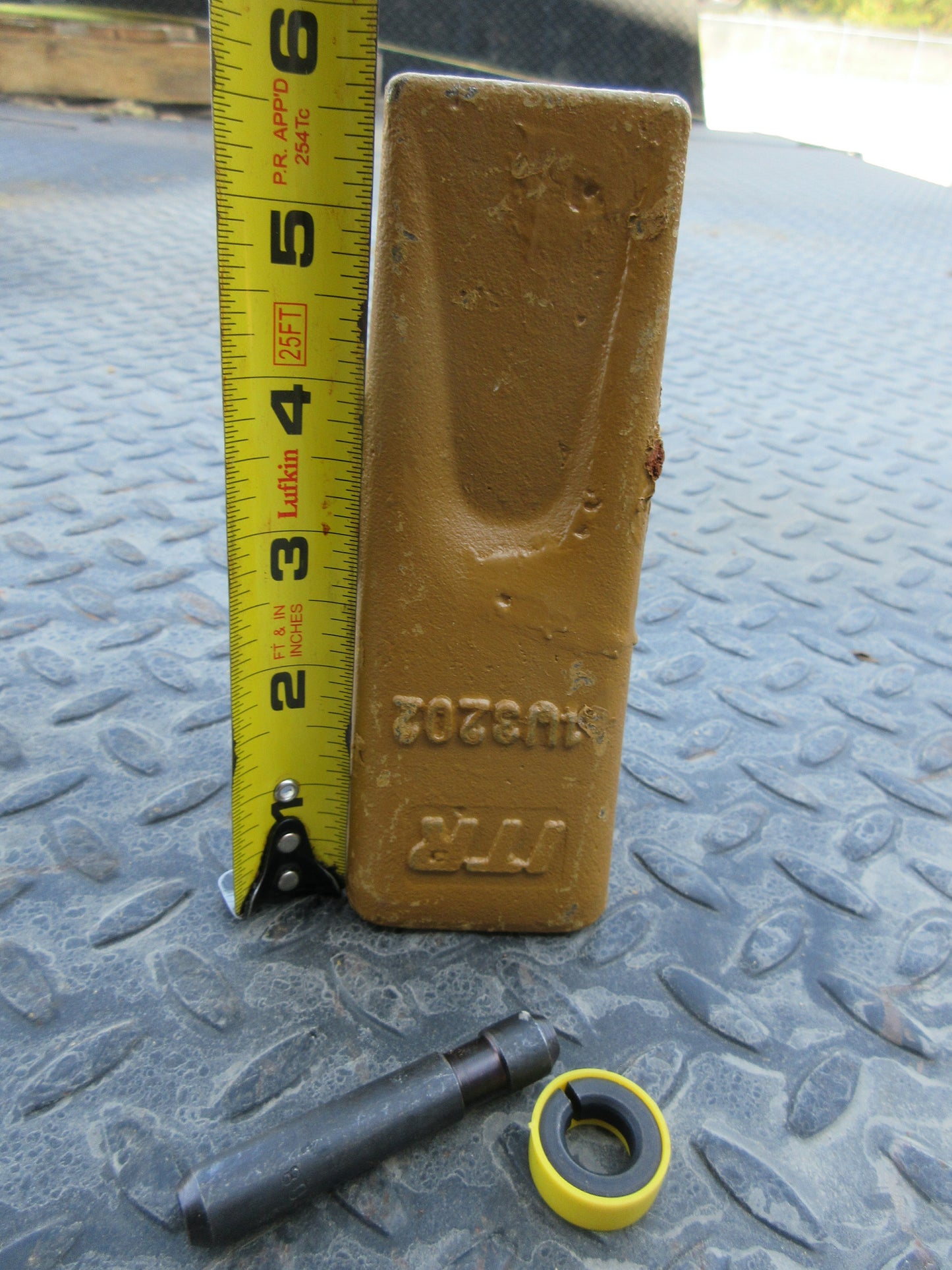 BACKHOE EXCAVATOR BUCKET DIGGING TEETH PINS 1U3202 J200