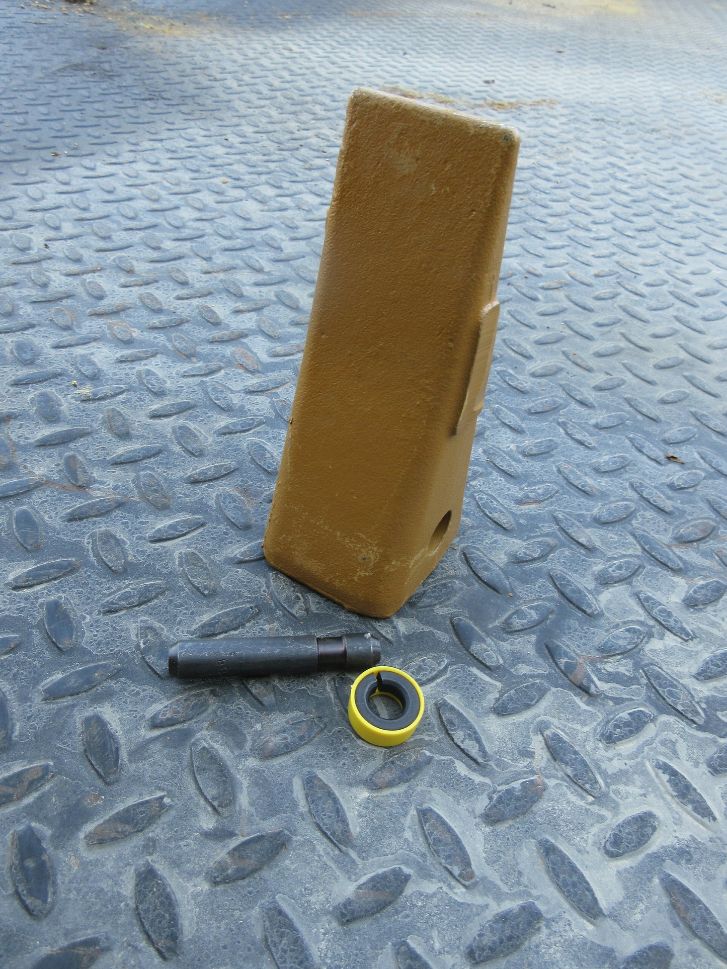 BACKHOE EXCAVATOR BUCKET DIGGING TEETH PINS 1U3202 J200