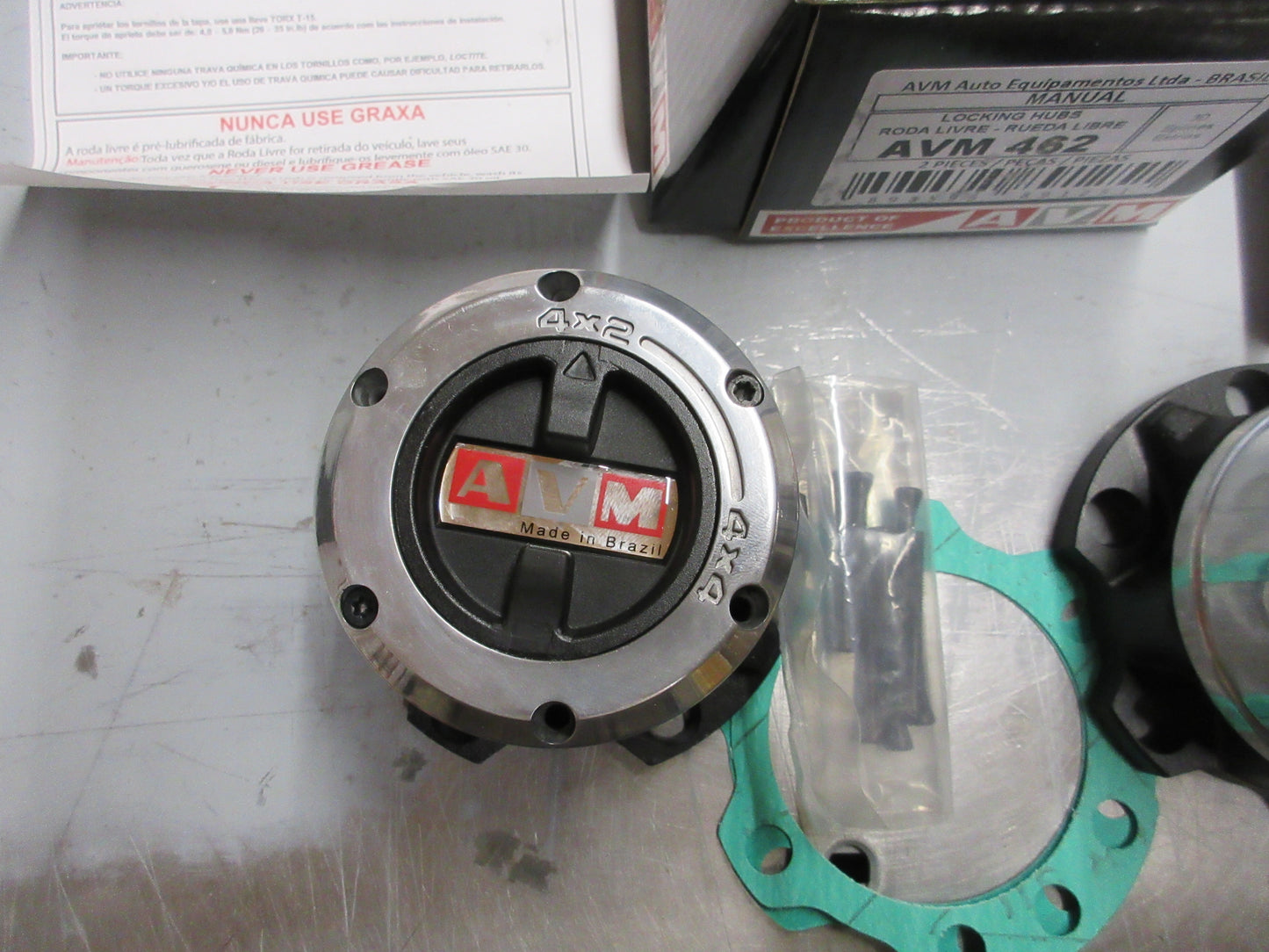 AVM 462 Locking hubs outs fits Toyota LAND CRUISER 1998+ FZJ HZJ 100 lockouts