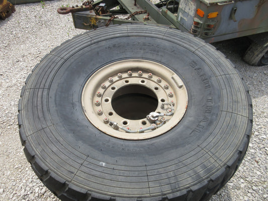 Sand Trail 450/80R20 Tire Military Tire Wheel Assembly Super single M35A2 MRAP