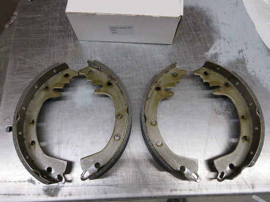 9" BRAKE SHOE SET FOR WILLYS JEEP M38A1 CJ3B CJ5 CJ6 1952-71 # 807376