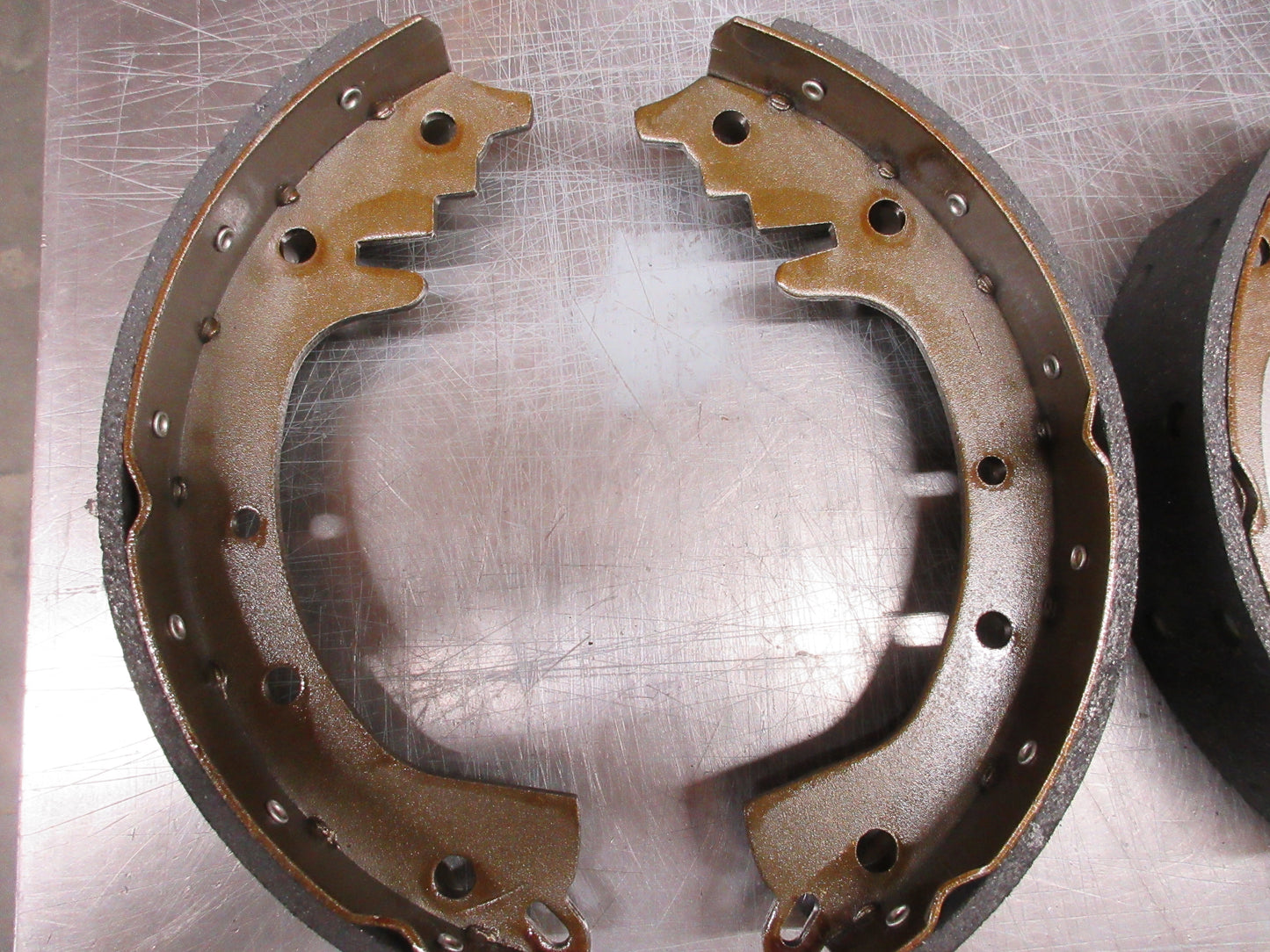 9" BRAKE SHOE SET FOR WILLYS JEEP M38A1 CJ3B CJ5 CJ6 1952-71 # 807376