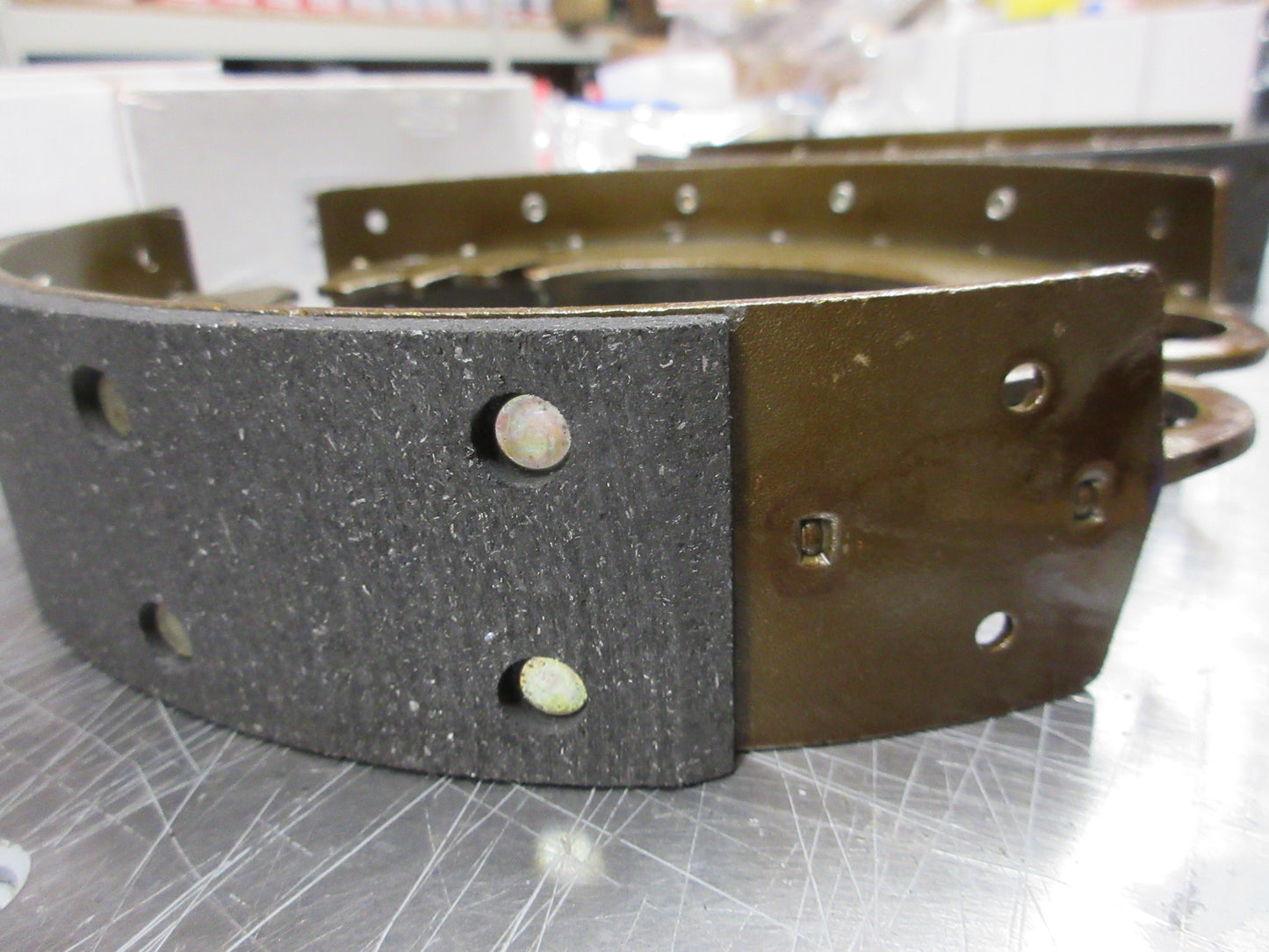 Brake Shoes Early style 642967 9 X 1 3/4" Riveted Fit MB CJ2A CJ3A M38 Willys