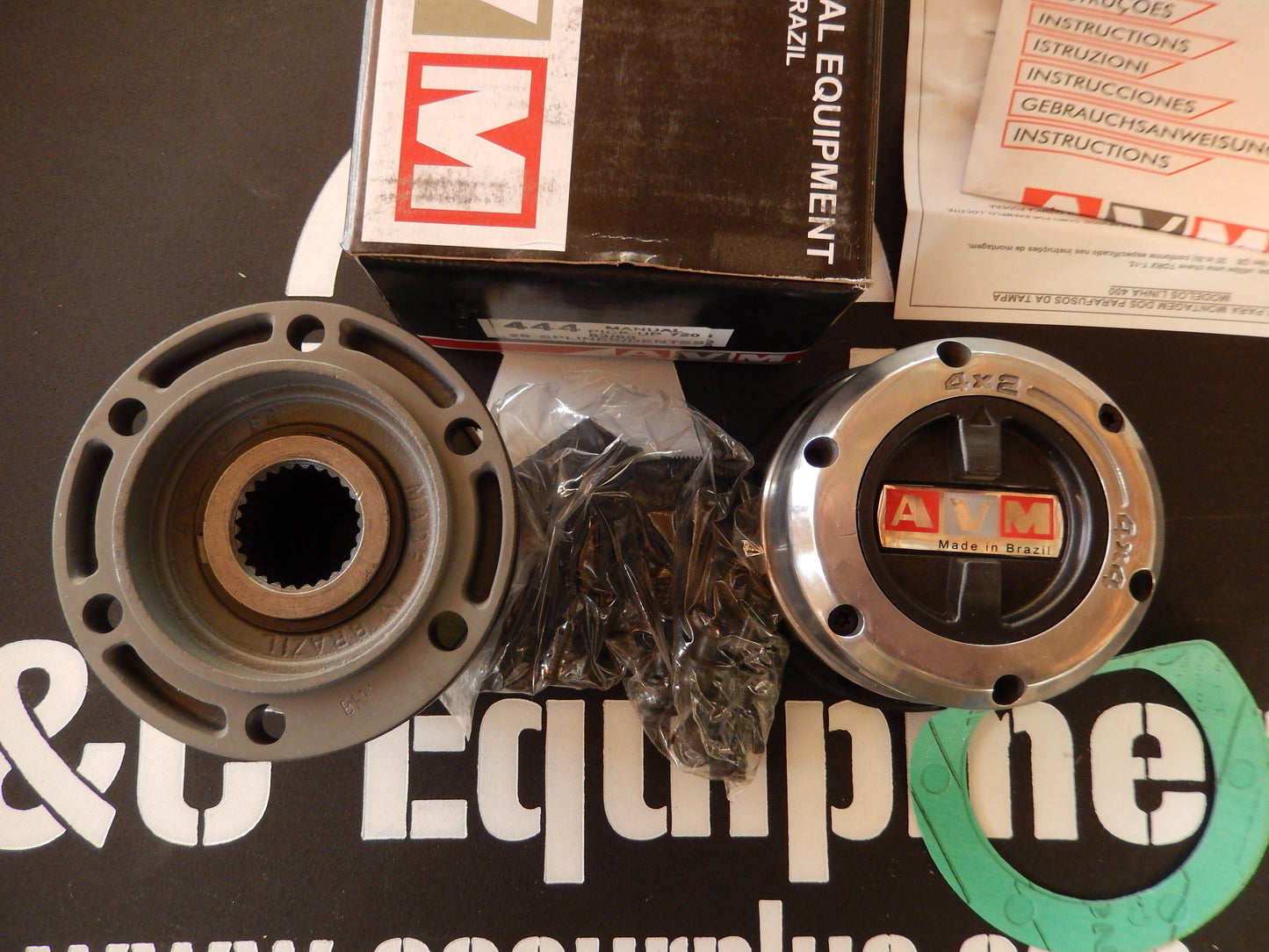 AVM 444 Locking hubs outs fits Nissan pick up 720 4x4 1983-1986!