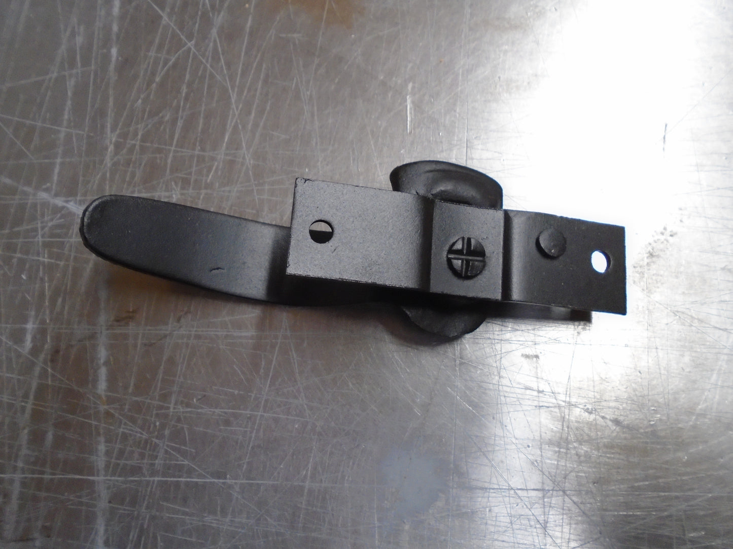 CJ2A Inner Windshield Center Latch CWA016