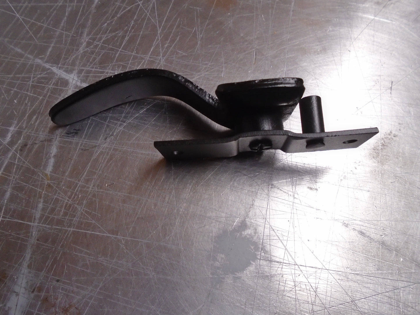 CJ2A Inner Windshield Center Latch CWA016