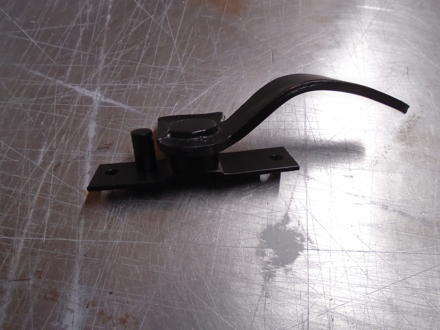 CJ2A Inner Windshield Center Latch CWA016