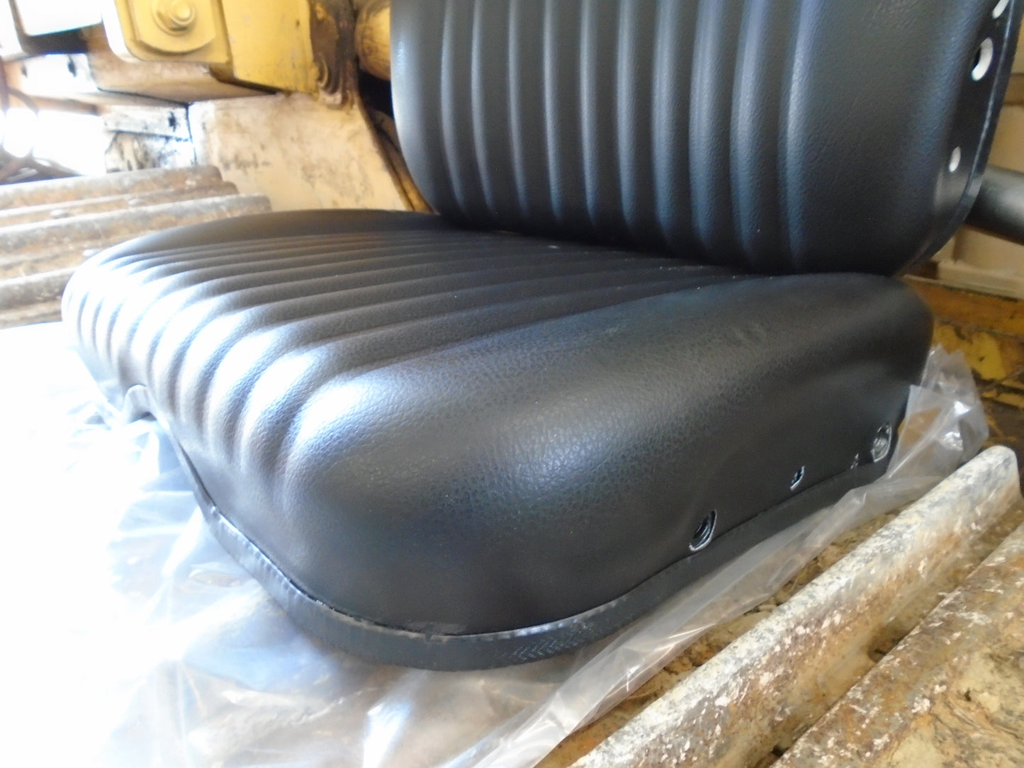 AT69467 AT113195 Genuine John Deere Seat Cushion Set 450G 550G 650G