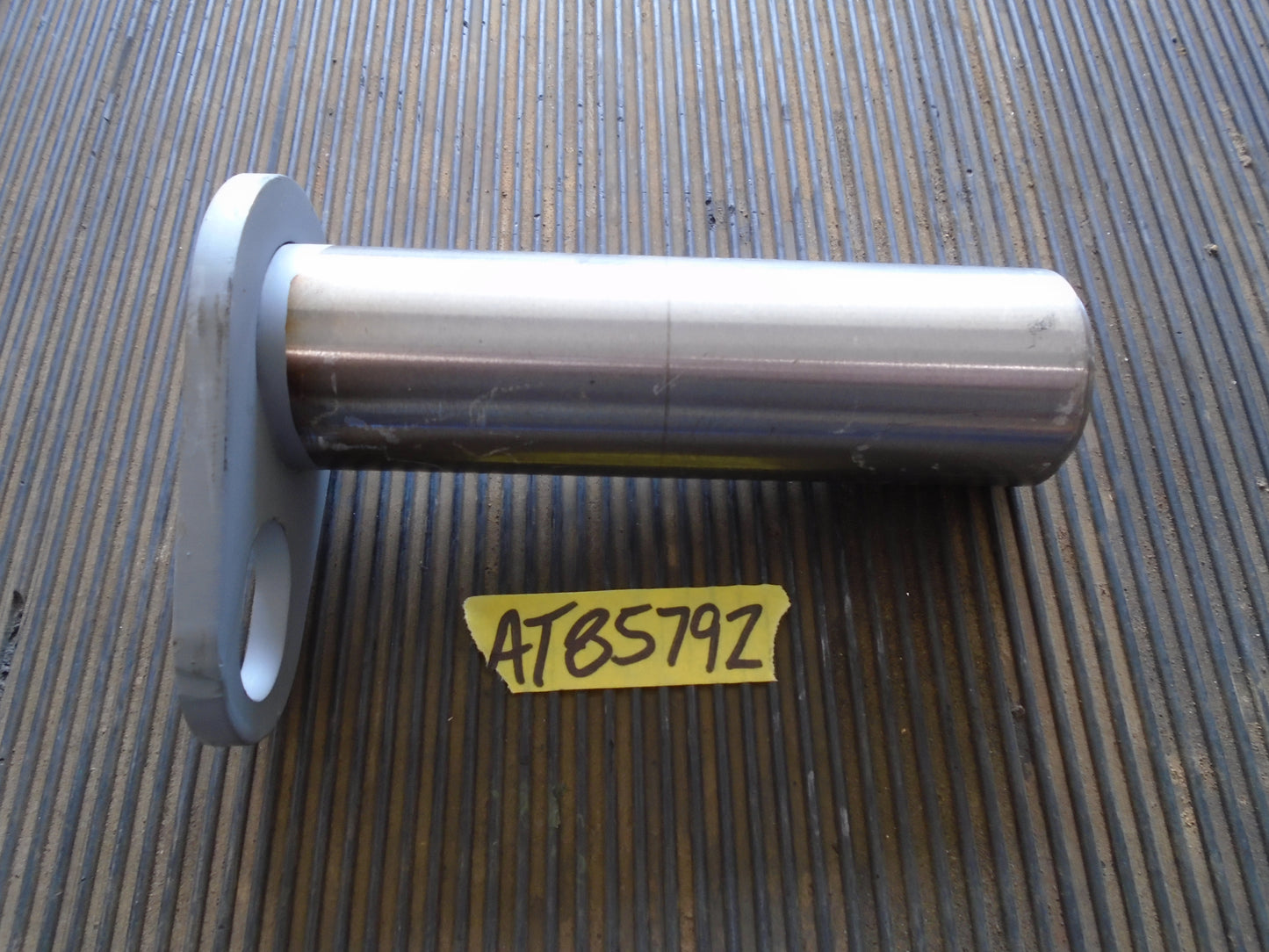 AT85792 450G 550G 650G Lift Cylinder Rear Pin