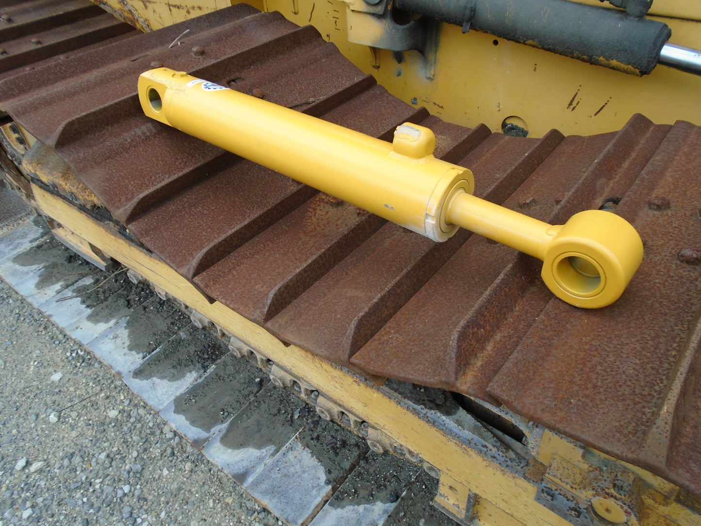 AH150349 450H Lift Cylinder