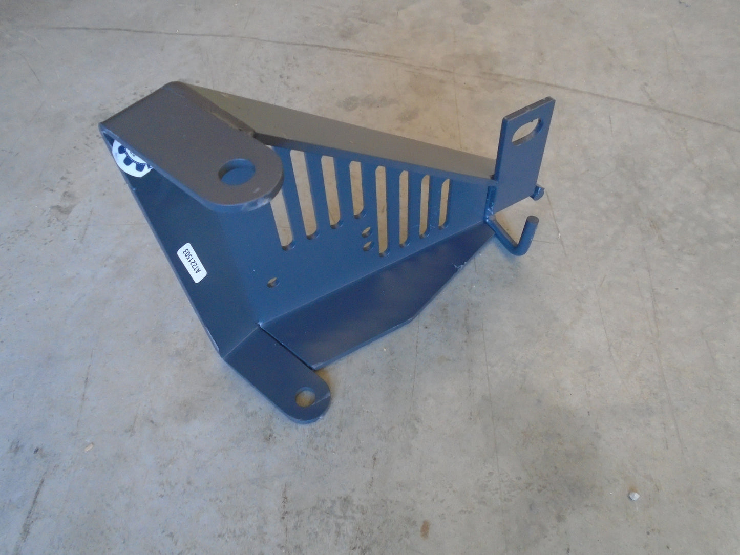 AT221503 John Deere H&J Series Hose Guard