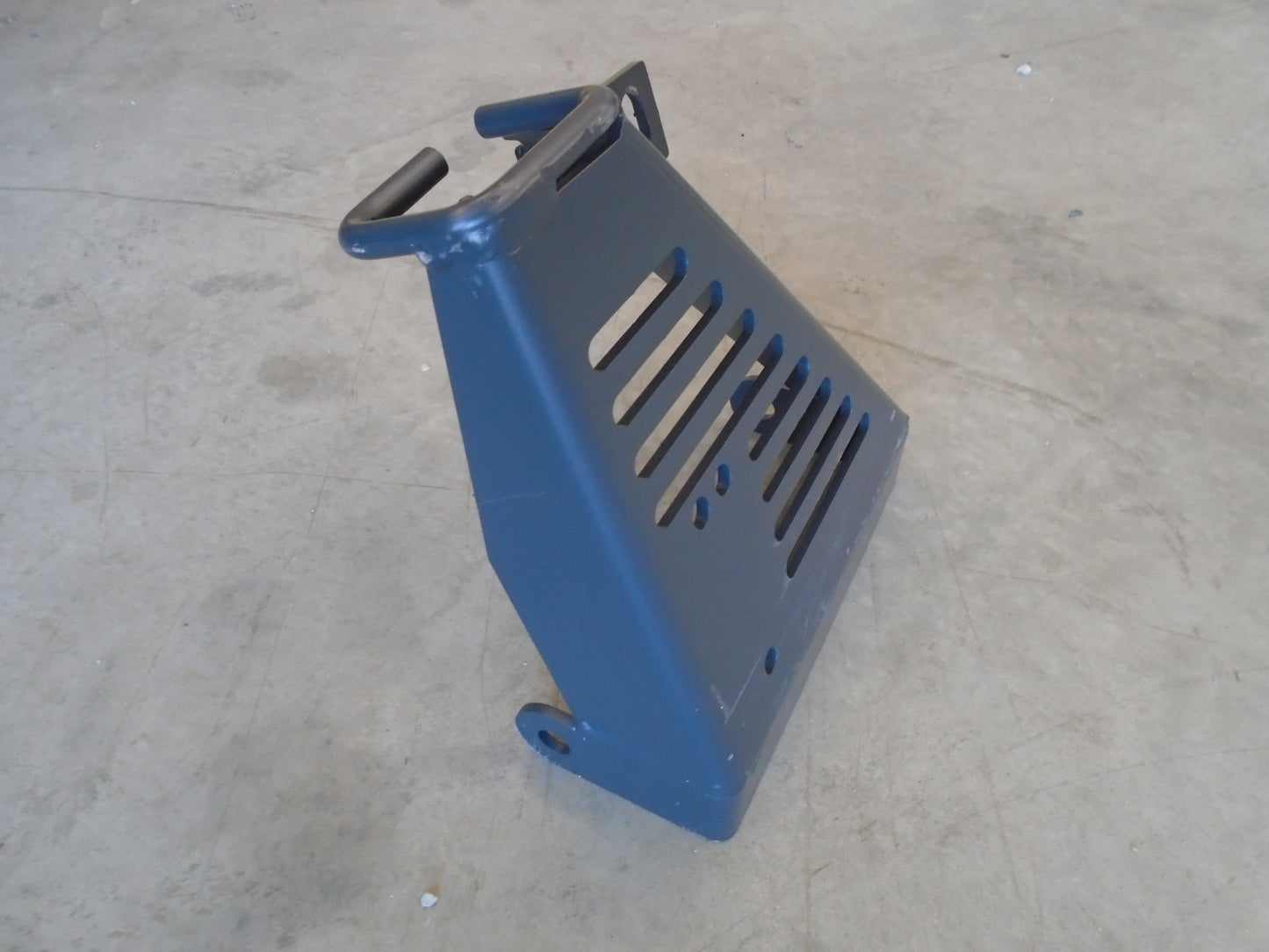 AT221503 John Deere H&J Series Hose Guard