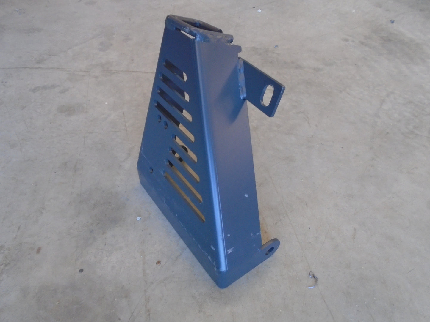 AT221503 John Deere H&J Series Hose Guard
