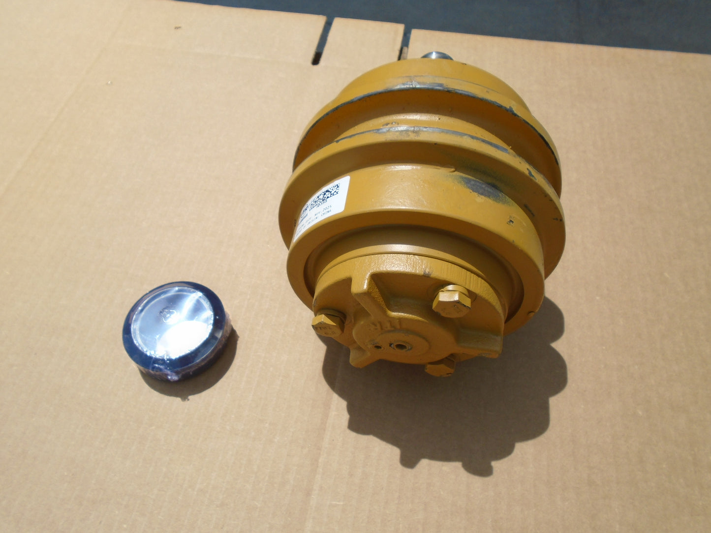 ID355 450 455 550 555 Press Fit Top Carrier Roller AT167254