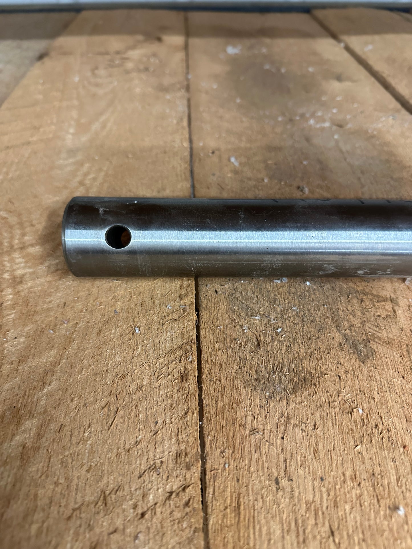 T104739 450G 550G 650G Angle & Tilt Cylinder Pin