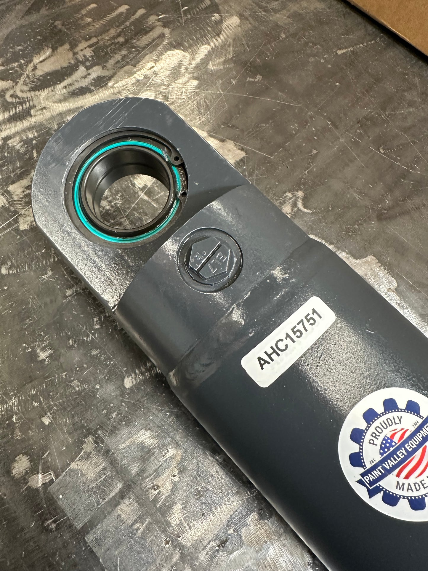 AHC15751 700H 700J 700K Tilt Cylinder with bushings AH169780 AHC10694 AHC15748 AHC15751