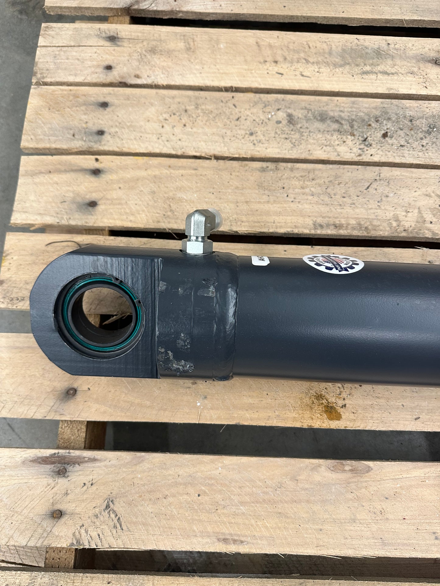 AHC16713 RH Hydraulic Angle Cylinder 700J 700K
