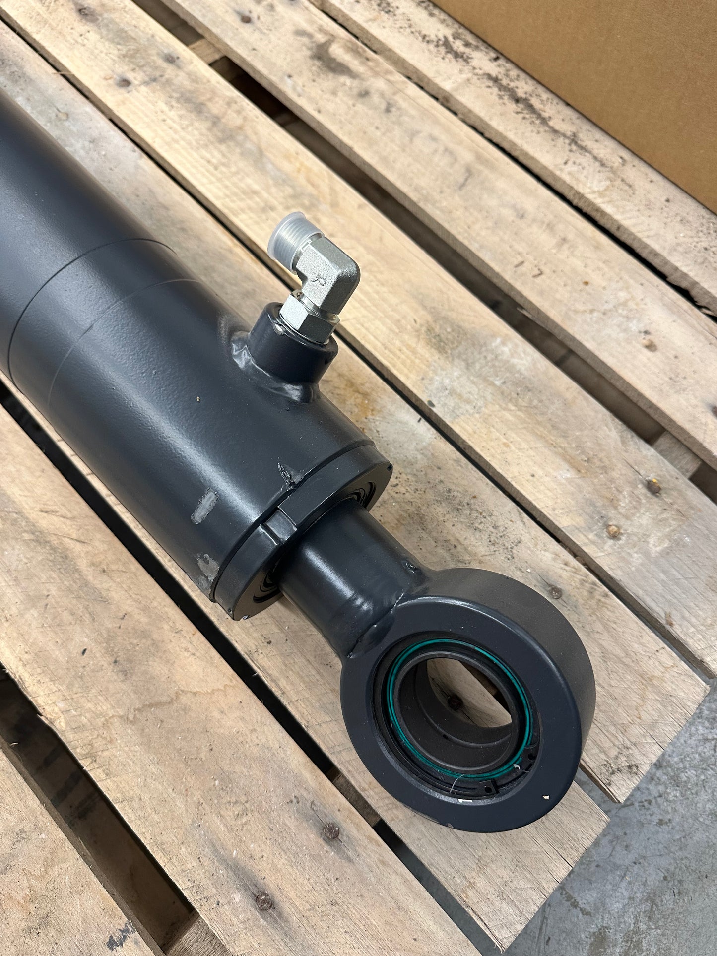 AHC16712 LH Hydraulic Angle Cylinder 700J 700K