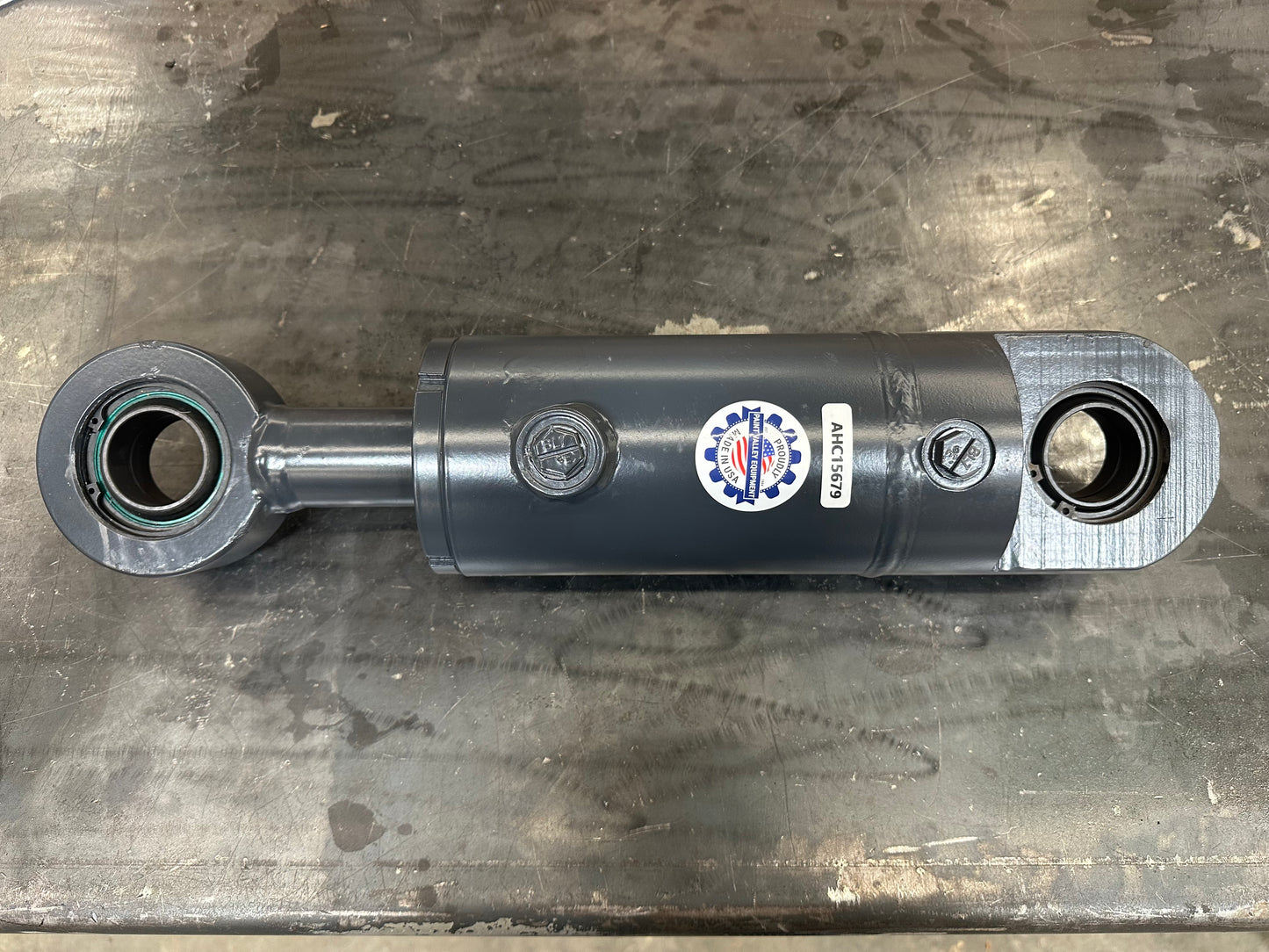 AHC15679 Tilt Cylinder with Bushings 450H 450J 550H 550J 650H 650J