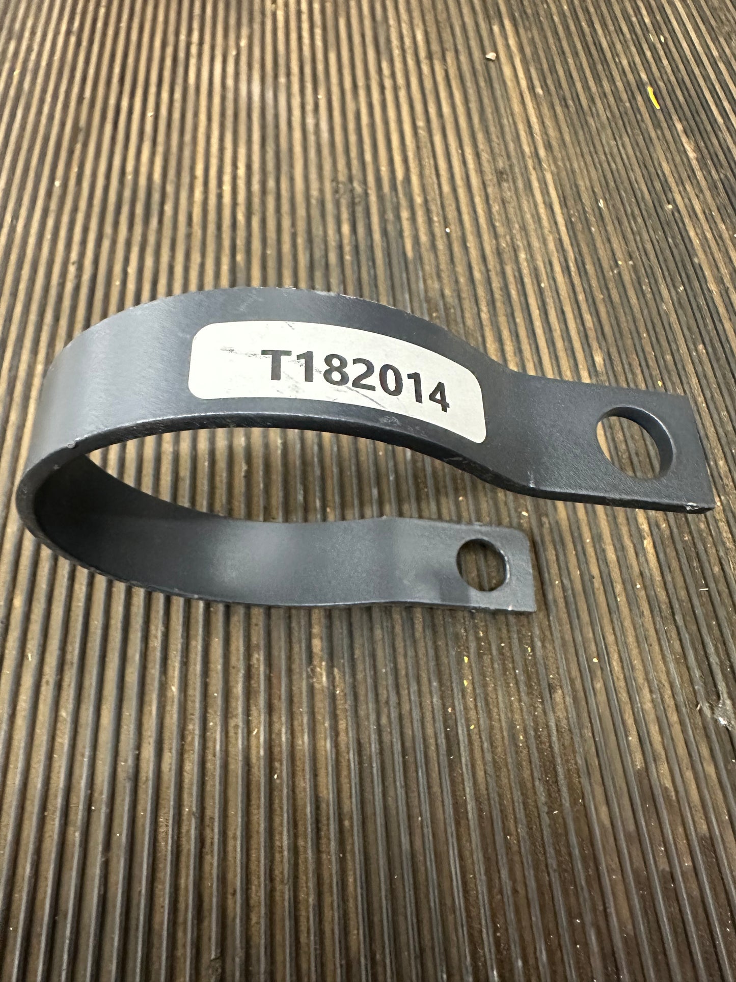 T182014 Hydraulic Cylinder Hose Shield Clamp