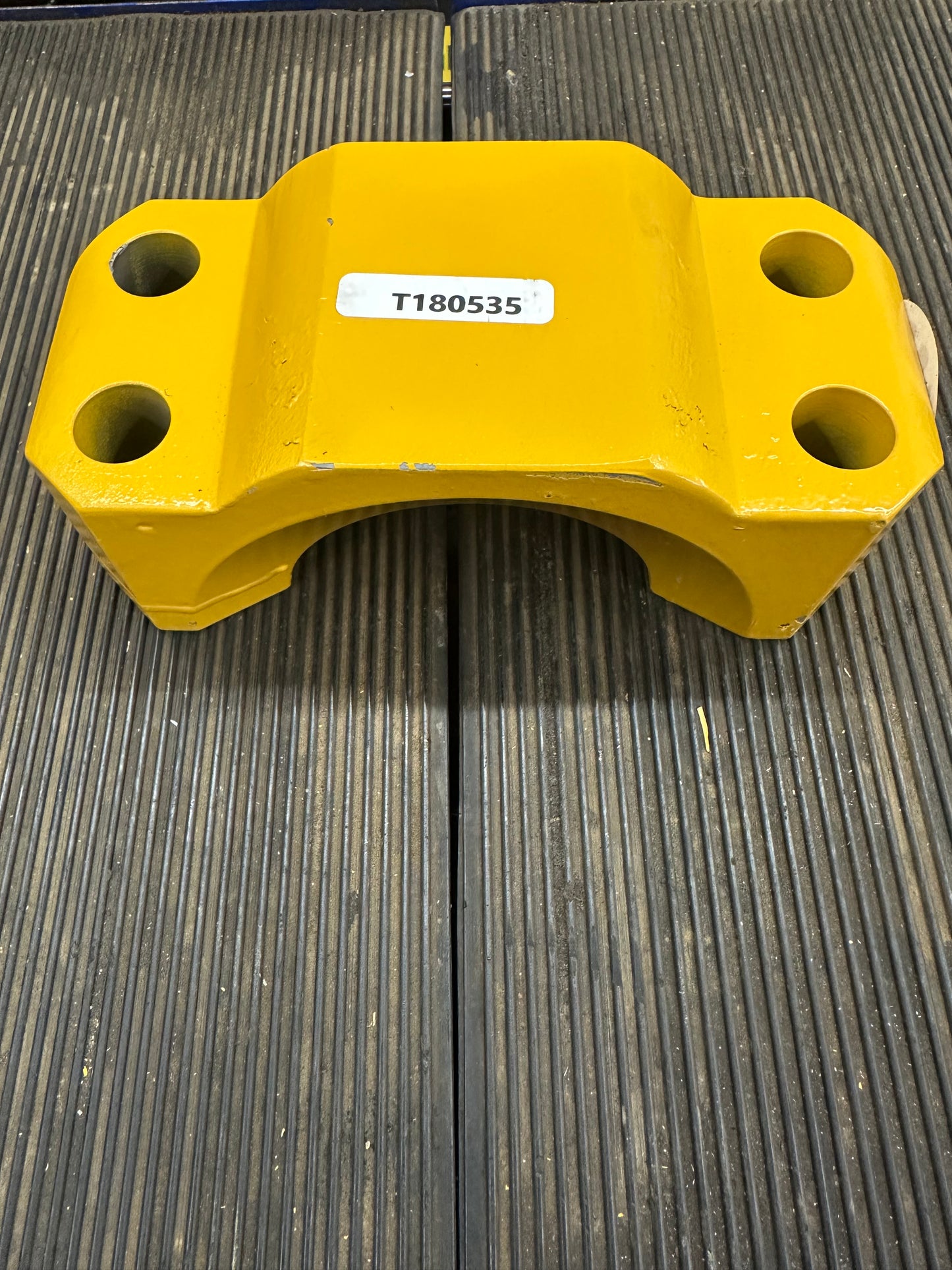 T180535 450G 550G 650G & Early 450H 550H 650H Blade Cap T144252
