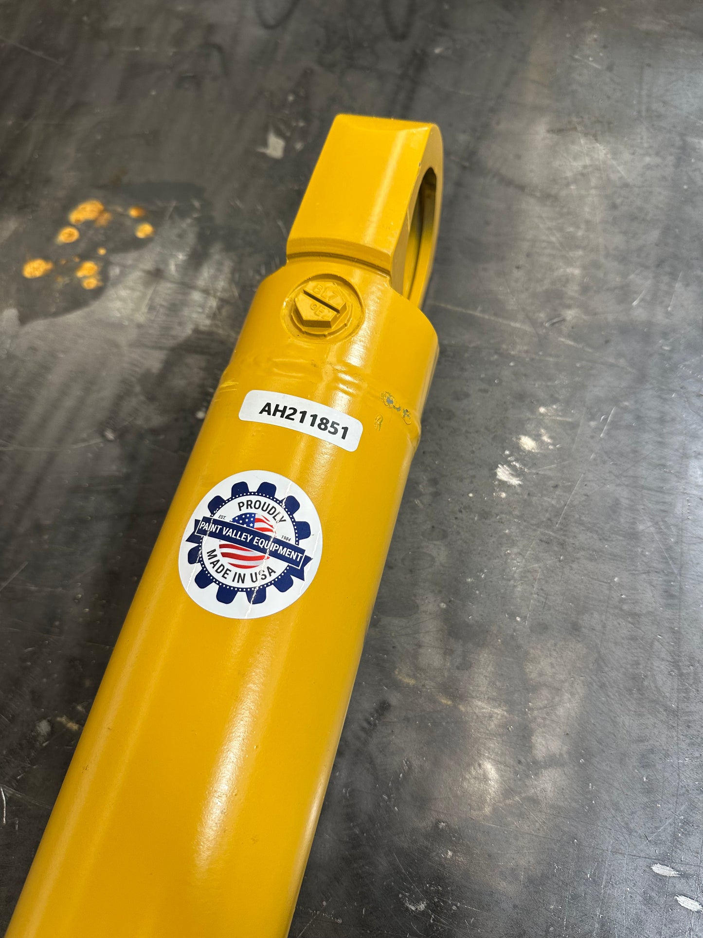 AH211851 550H 550J 650H 650J Angle Cylinder without Bushings