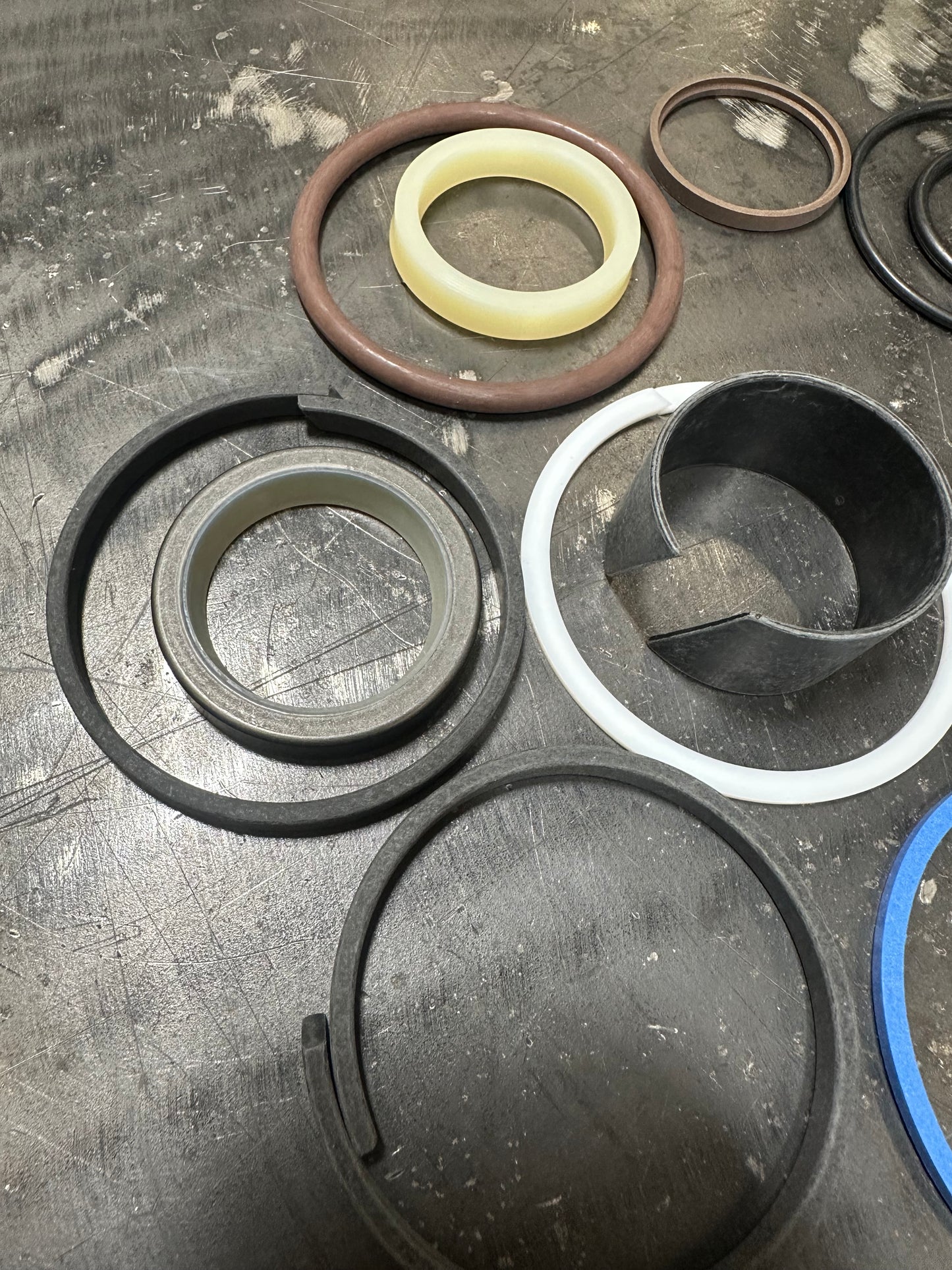 1124732C94 TD7 TD8H Cylinder Seal Kit