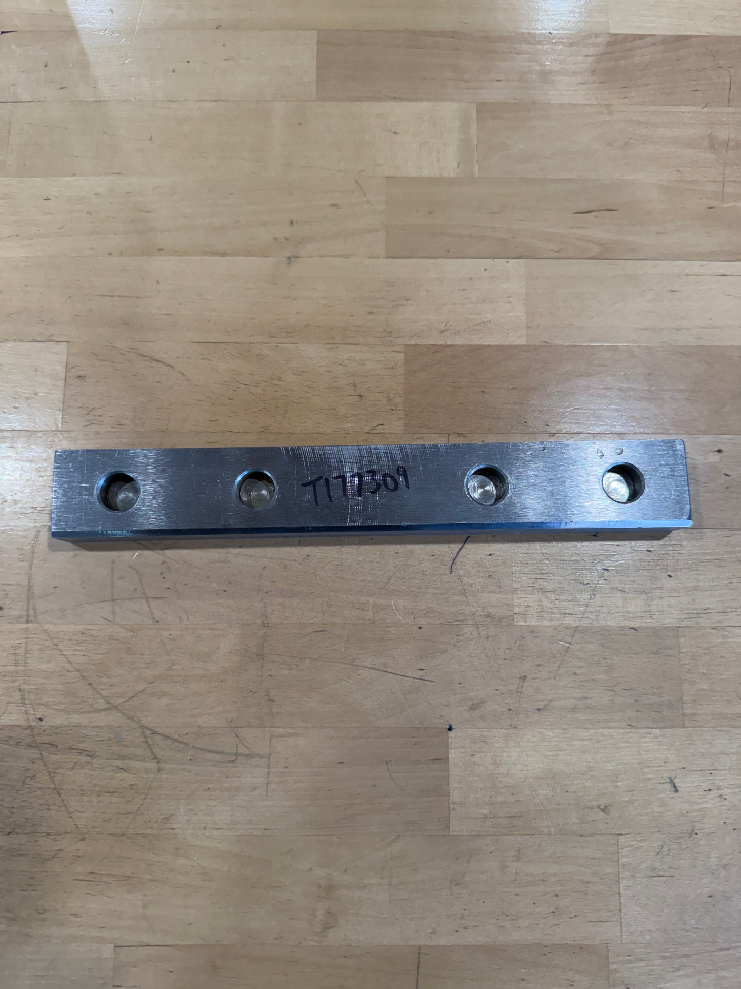 T177309 700H 700J 700K Idler Wear Bar Shim