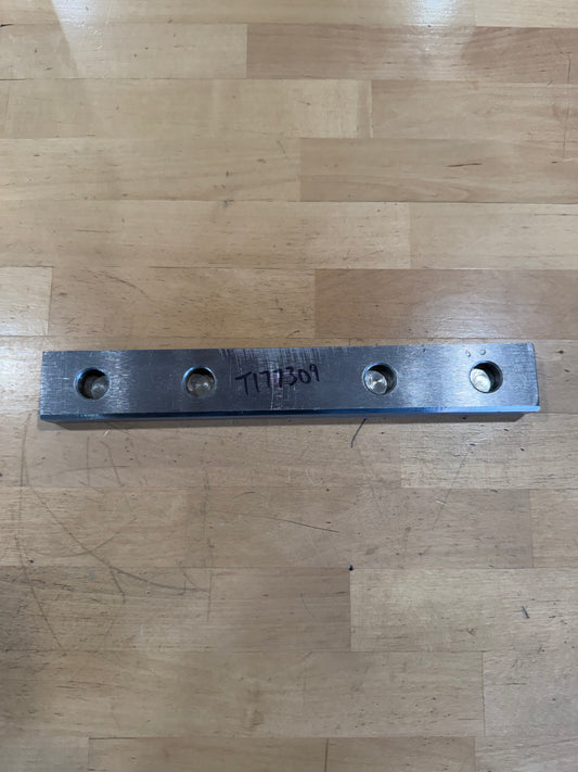 T177309 700H 700J 700K Idler Wear Bar Shim