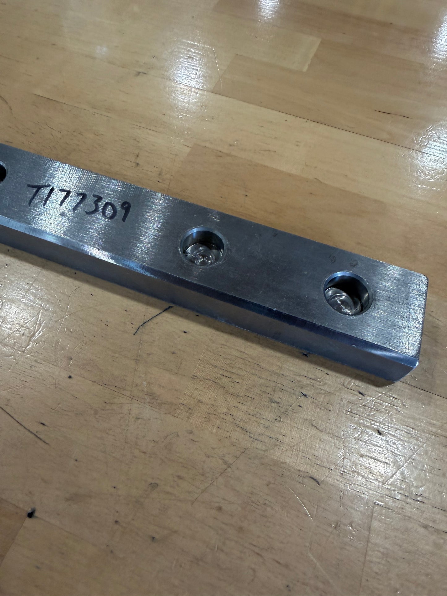 T177309 700H 700J 700K Idler Wear Bar Shim