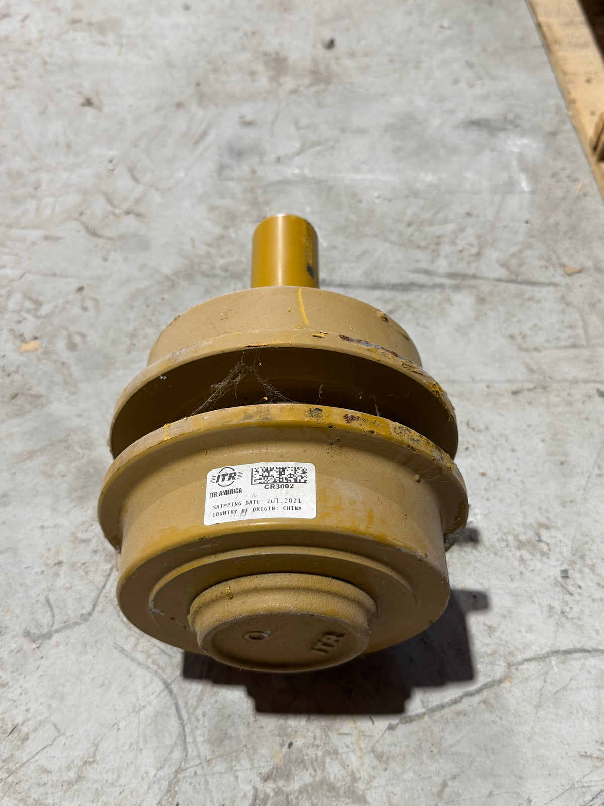 CR3002 John Deere 450 455 550 555 Clamp Style Top Carrier Roller