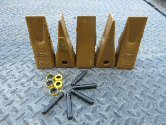 5- BACKHOE EXCAVATOR BUCKET DIGGING TEETH  PINS 1U3202 J200