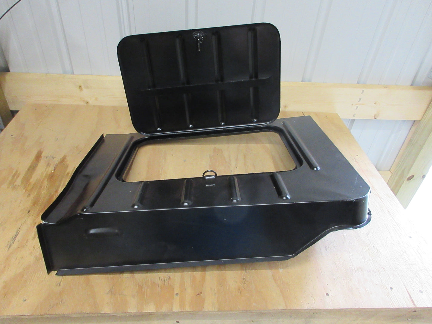 CJ5 Tool box with lid JEEP