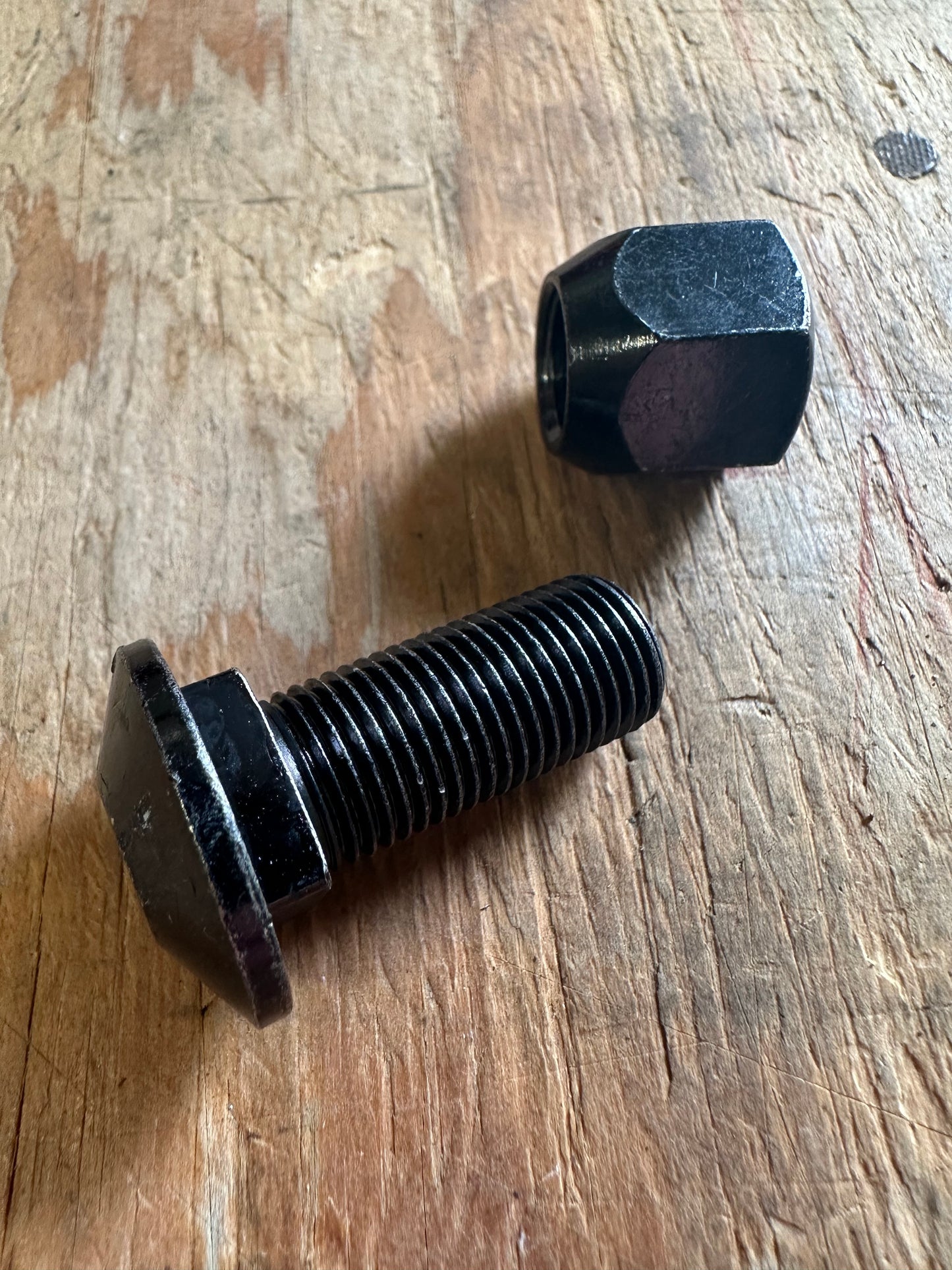 MB GPW Combat Wheel Stud with Nut