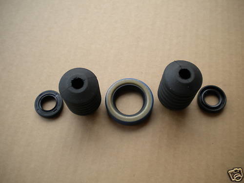 M35A2 2.5 TON PTO COMPLETE SEAL KIT WITH BOOTS