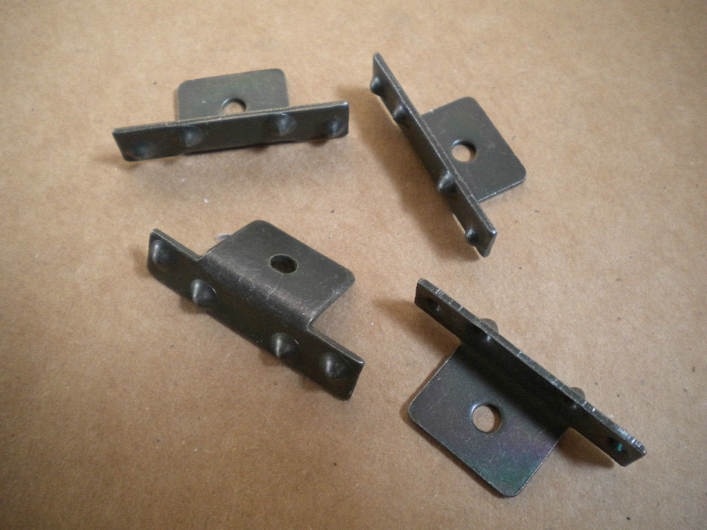 M35 M35A2 M809 M813 M818 2.5-5 ton rubber door seal metal clips 7373283 set of 4